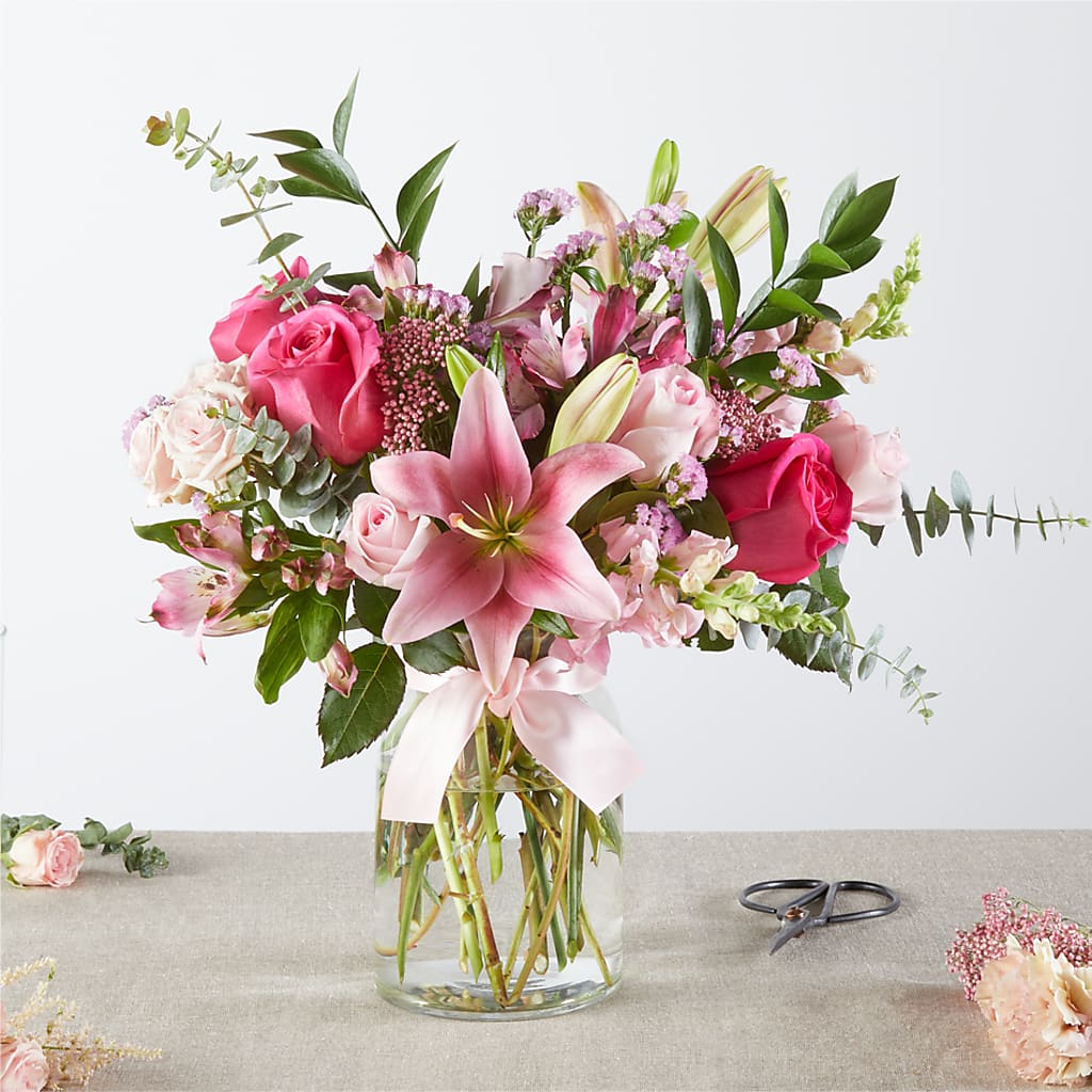 Pink Ribbon - A Florist Original – FELTY-ROLAND FLORIST & PLANT INC, Elizabethton TN