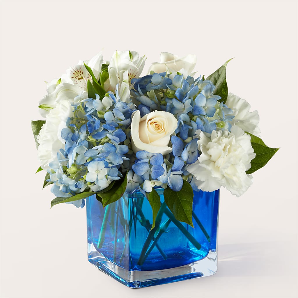 Soothing Waters Bouquet – FELTY-ROLAND FLORIST & PLANT INC, Elizabethton TN