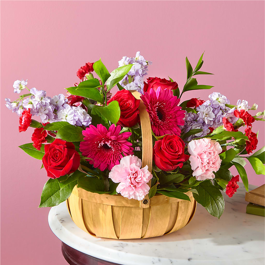 Pink Picnic Basket – FELTY-ROLAND FLORIST & PLANT INC, Elizabethton TN