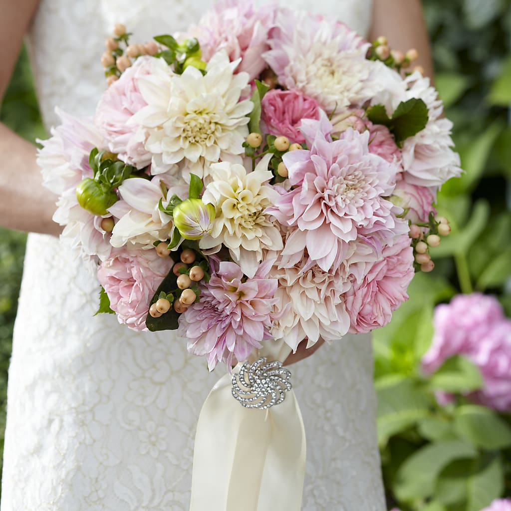 Heart's Promise Bouquet – FELTY-ROLAND FLORIST & PLANT INC, Elizabethton TN
