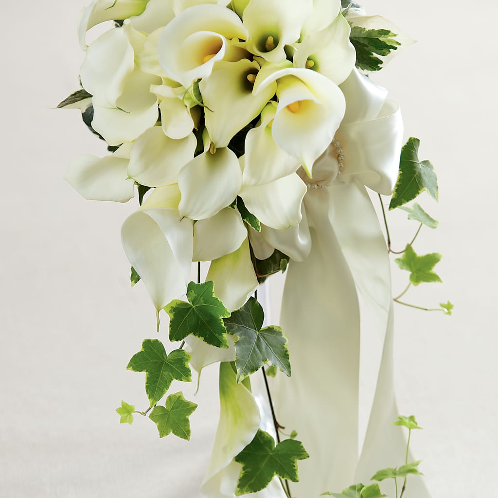 White Chapel Bouquet – FELTY-ROLAND FLORIST & PLANT INC, Elizabethton TN