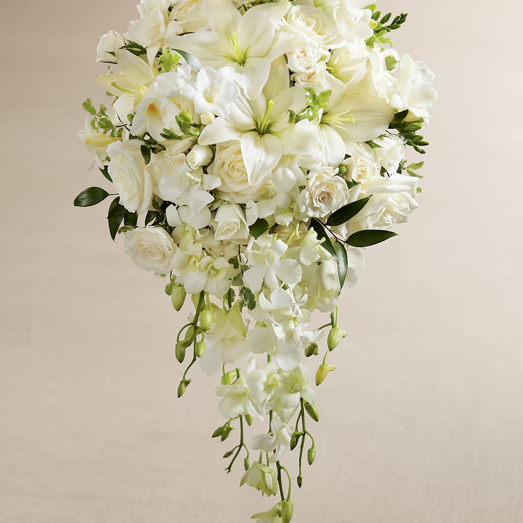 White Wonders Bouquet – FELTY-ROLAND FLORIST & PLANT INC, Elizabethton TN