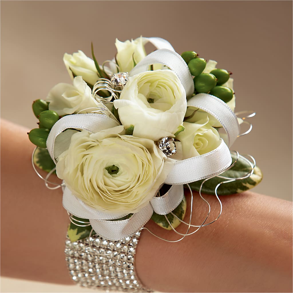 White Wedding Corsage – FELTY-ROLAND FLORIST & PLANT INC, Elizabethton TN