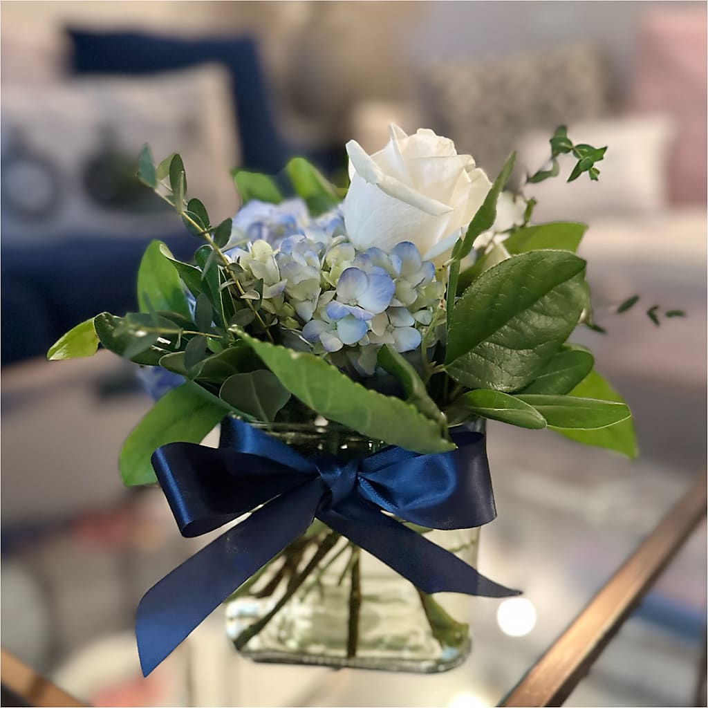 Sky Blue Delight Bouquet – FELTY-ROLAND FLORIST & PLANT INC, Elizabethton TN