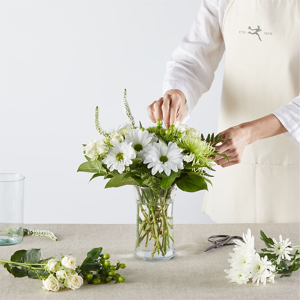 Irish Garden - A Florist Original – FELTY-ROLAND FLORIST & PLANT INC, Elizabethton TN