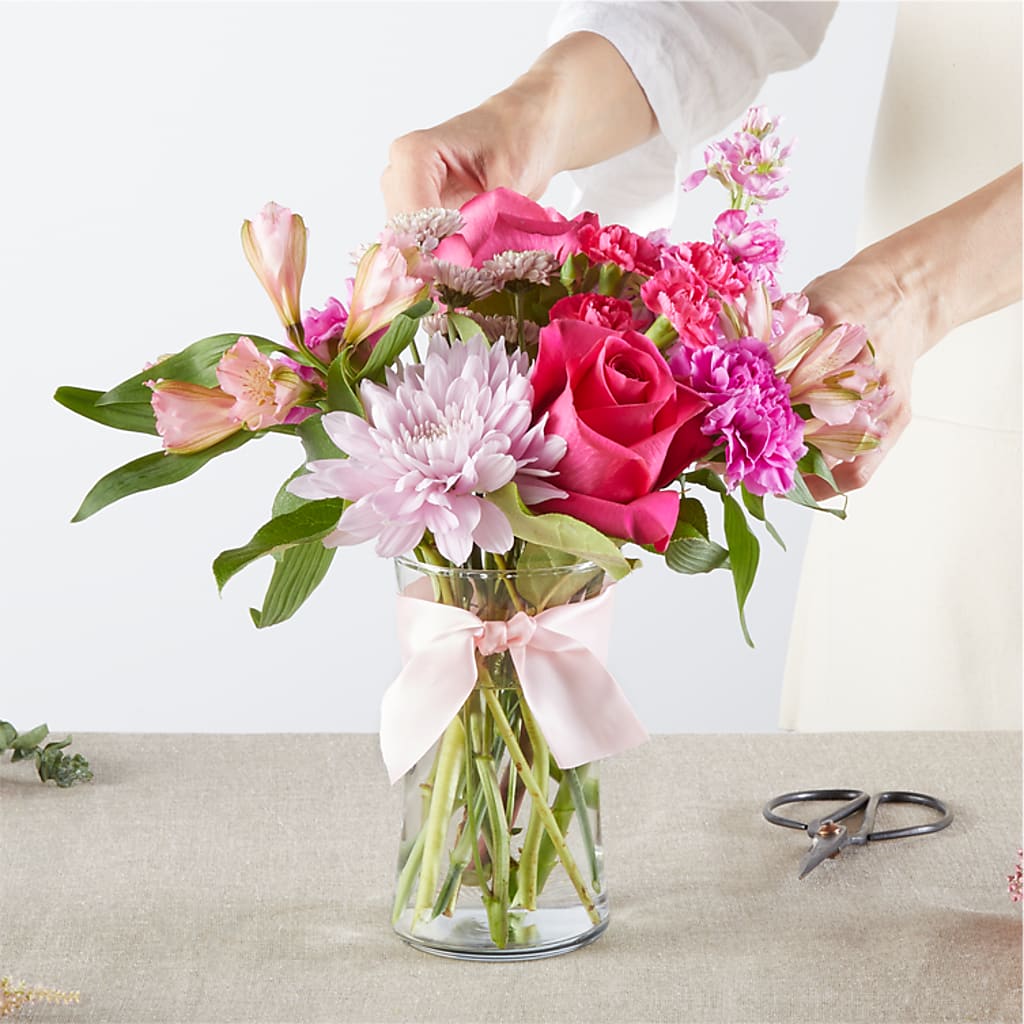 Pink Ribbon - A Florist Original – FELTY-ROLAND FLORIST & PLANT INC, Elizabethton TN