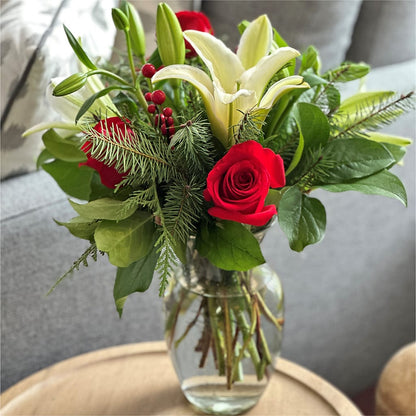Sparkling Snowflakes Bouquet – FELTY-ROLAND FLORIST & PLANT INC, Elizabethton TN