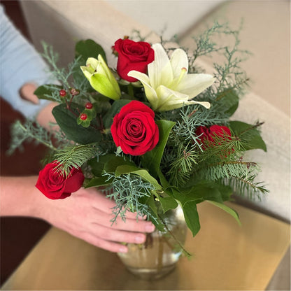 Glittering Lights Bouquet – FELTY-ROLAND FLORIST & PLANT INC, Elizabethton TN