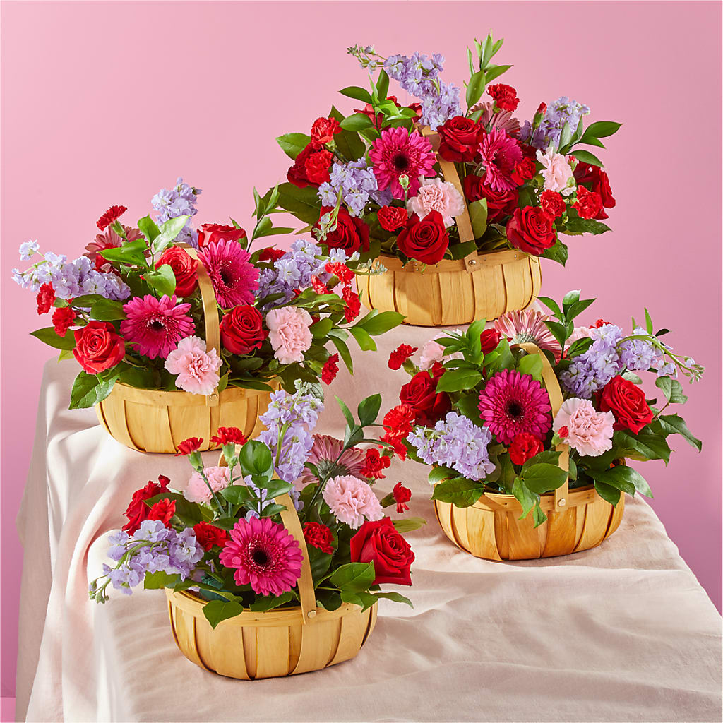 Pink Picnic Basket – FELTY-ROLAND FLORIST & PLANT INC, Elizabethton TN