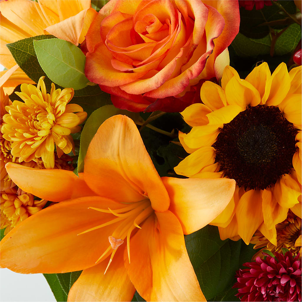 Grateful Centerpiece – FELTY-ROLAND FLORIST & PLANT INC, Elizabethton TN