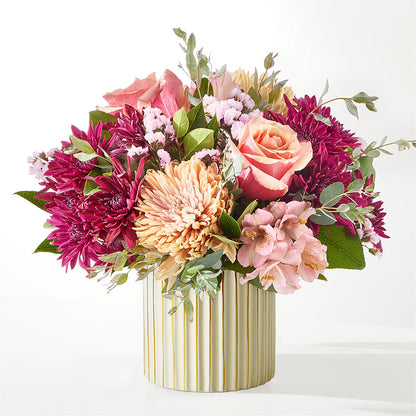 Berry Cobbler Bouquet with Ivory Vase – FELTY-ROLAND FLORIST & PLANT INC, Elizabethton TN