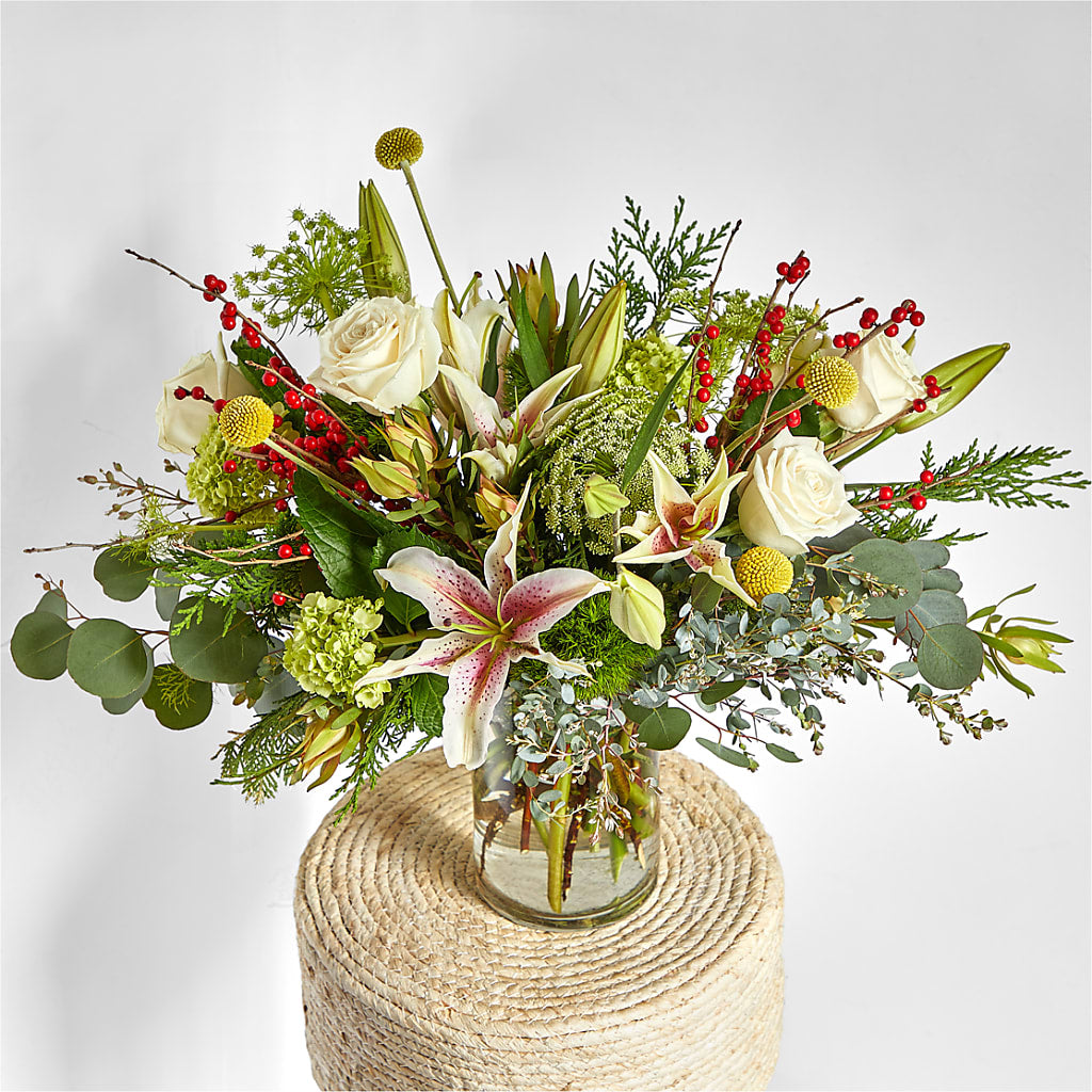 Berry & Bright Bouquet – FELTY-ROLAND FLORIST & PLANT INC, Elizabethton TN