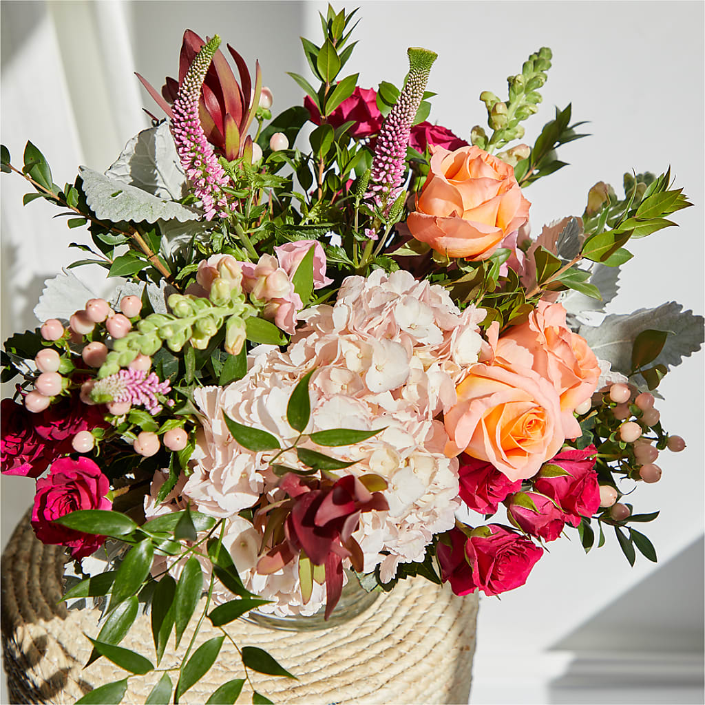 Glitz & Glam Bouquet – FELTY-ROLAND FLORIST & PLANT INC, Elizabethton TN